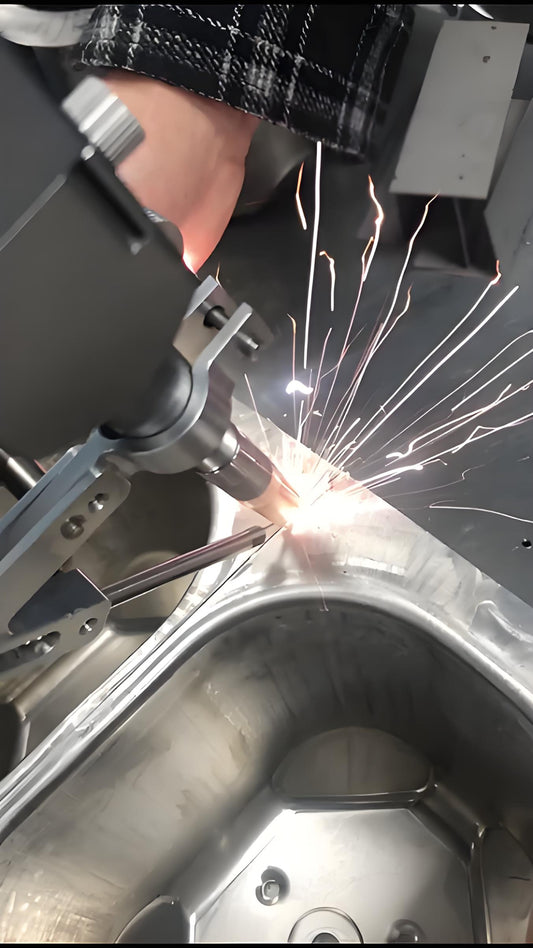 Handheld Laser Welding Machines: Precision Tools of Modern Manufacturing and Future Trends